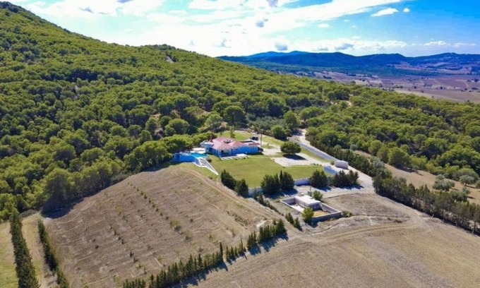 Zaghouan Maison | Ivlia B&B, rural villa, offering an immersive experience in the heart of nature.