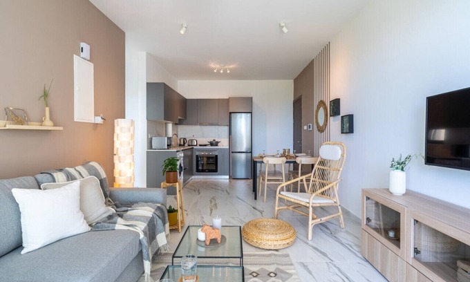 Larnaca Appartement | Ivory 1-Bedroom Apartment in Aradipou