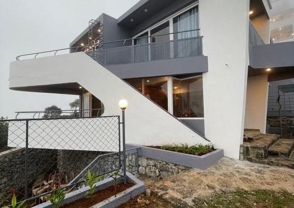 Pirmed Maison | Izzat Inn Pool Villa Parunthumpara