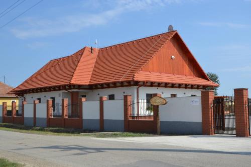 Jaszladany Maison | Jász Vendégház