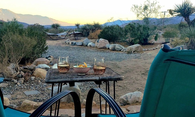 Morongo Valley Maison | J&B Desert Hideaway: Gateway of the Desert! - Views, Hot Tub, Outdoor Shower!