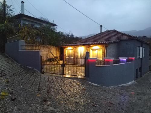 Central Tzoumerka Maison | J&F village house