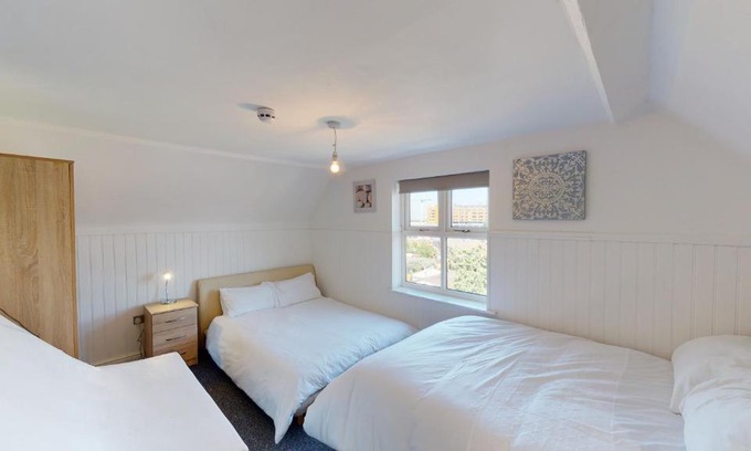 Smethwick Maison | J KYNS APARTHOME