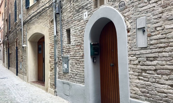 Jesi Appartement | J01 - Jesi, three-room apartment in the historic center