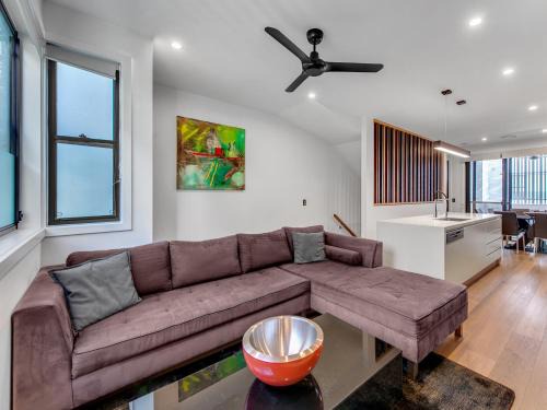 Bulimba Appartement | J24B - Bulimba Home from Home
