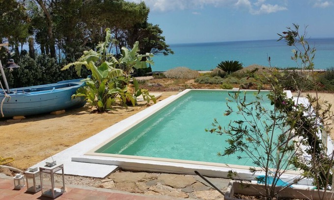 Marinella di Selinunte Villa | jabia beach house - villa sur le mer - plage privée