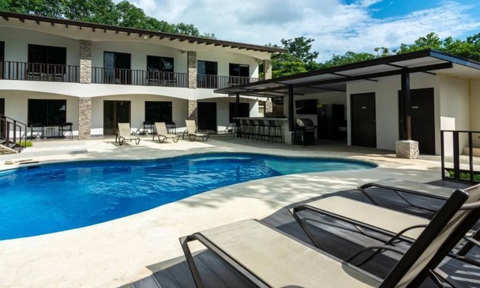 Jaco Hôtel | Jacó 6-Bedroom Oasis – Pool, Tropical Vibes & Easy Walk Everywhere
