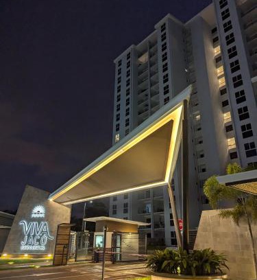 Barrio Santa Lucia Appartement | Jaco Beach, Viva Jaco, AC, HOT water, 3 Pools, BBQ, Rancho, Office, Gym