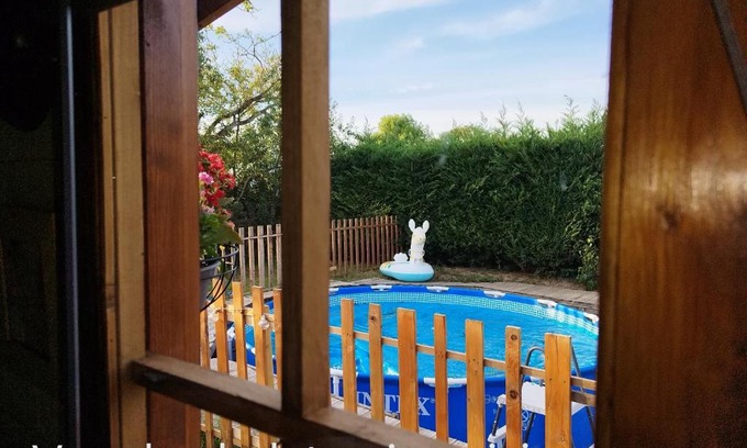 Ferolles Appartement | Jacuzzi Balnéo piscine "La Palmeraie Oasis"