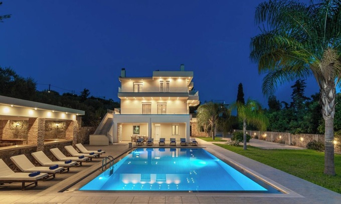 Souda Villa | Jacuzzi -BBQ-Big pool - Walk to beach & grocery store