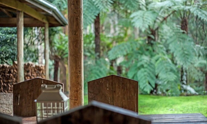 Mount Dandenong Maison | Jacuzzi lodge: Private rainforest with river