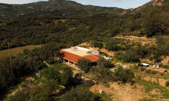 Loceri Villa | Jacuzzi | Nature | Parking Places | 10 min from the Sea