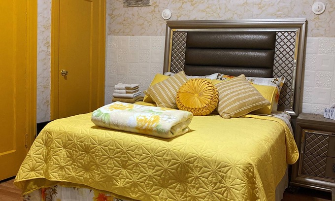 Crown Heights Appartement | JAD Hosts Sunburst Crown Heights on the Parkway near MTA Subways &:Buses