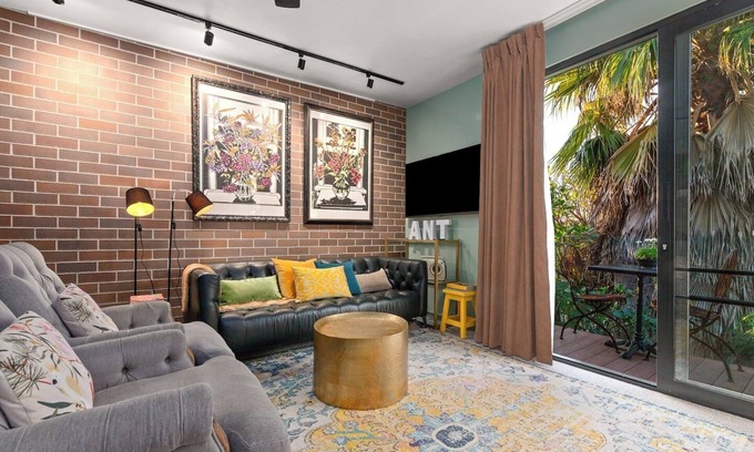 Petersham Appartement | Jade View Vintage Soul and Sunset Strolls