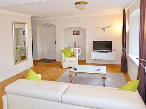Hohen Niendorf Appartement | Jagdschloß zu Hohen Niendorf Fewo 1 ELEONORE