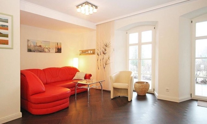Hohen Niendorf Appartement | Jagdschloss WE 2: comfortable and high-quality furnished 2-room apartment