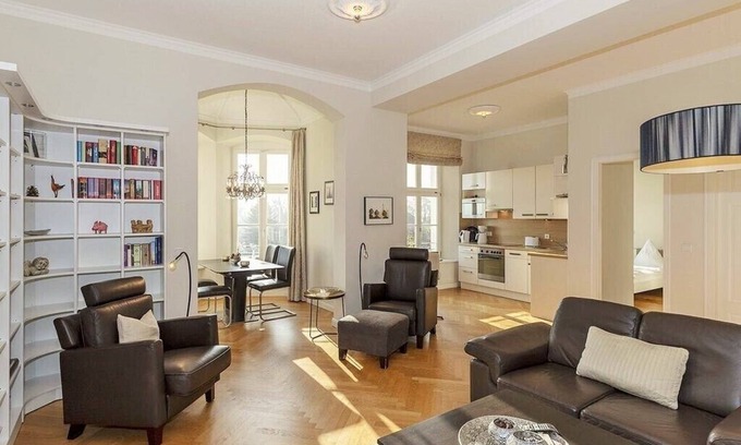Hohen Niendorf Appartement | Jagdschloss WE 7: exclusive and high-quality furnished 3-room apartment