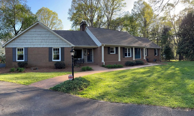 State Road Maison | Jake & Wilma's - Private Country Estate