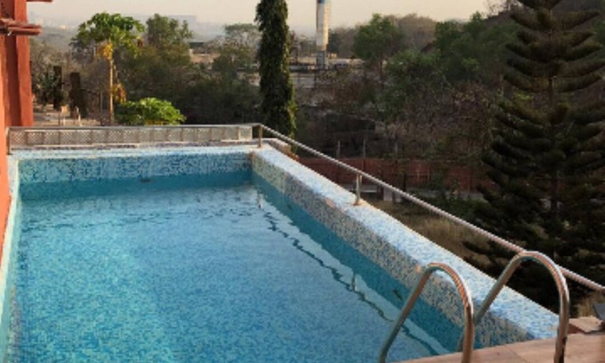 Aarey Colony Villa | Jame's Villa with Deck 4. A 5 moulins de l'aéroport CSMT