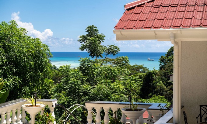 Mahe Island Maison | Jane's Serenity Guest house