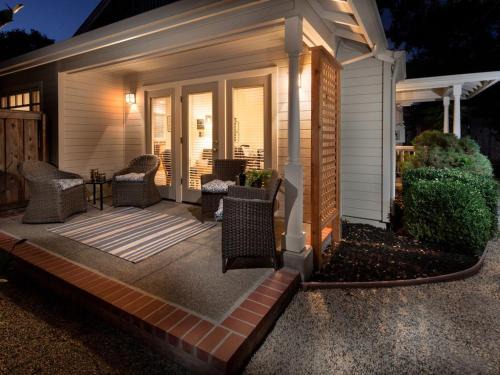 Sonoma Maison | Janes Cottage-The Perfect Wine County Retreat - Includes Wine Tasting Passport