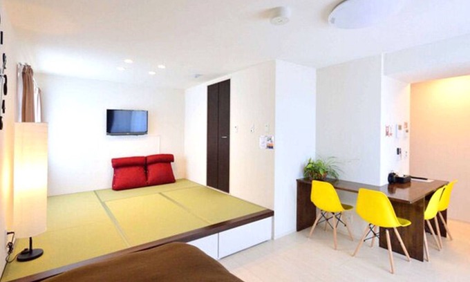 Hashima Appartement | JapaneseWestern style room of 40m2 with raised tatami mats / Hashima Gifu