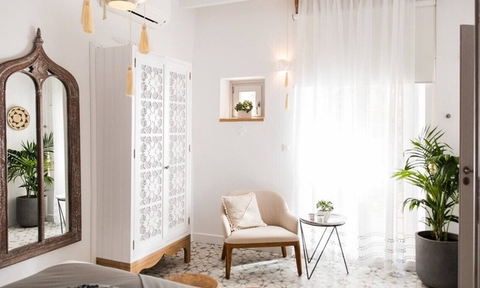 Episkopi Maison | Jasmine - A Renovated Stone Building House