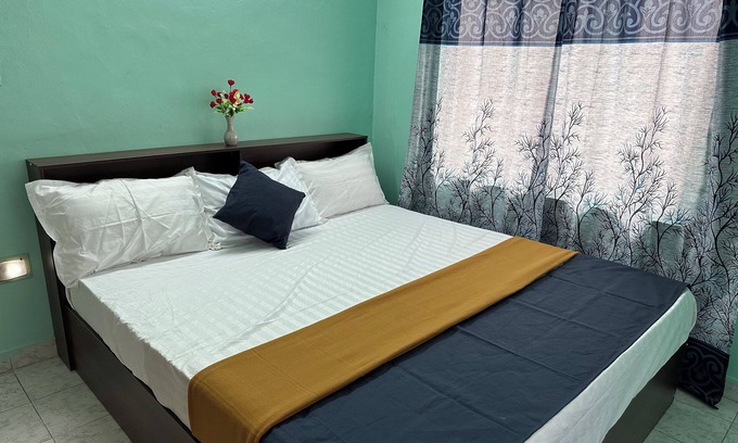 Visakhapatnam Appartement | Jasmine Beach Stay 2BHK apartment on Beach Road in brilliant Vizag w/WiFi + 3xAC