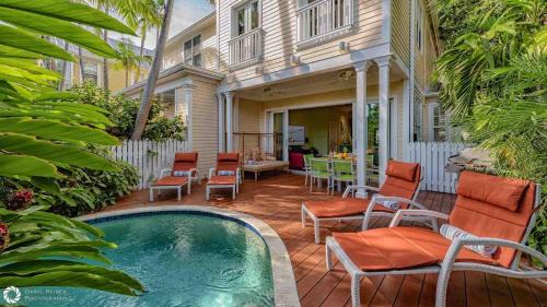 Bahama Village Maison | Jasmine Jule by Last Key Realty