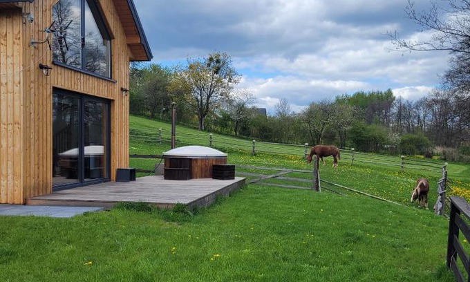 Wywłoczka Villa | JASZCZURKA, domek nad rzeką, Zwierzyniec, Roztocze, Jacuzzi, Sauna