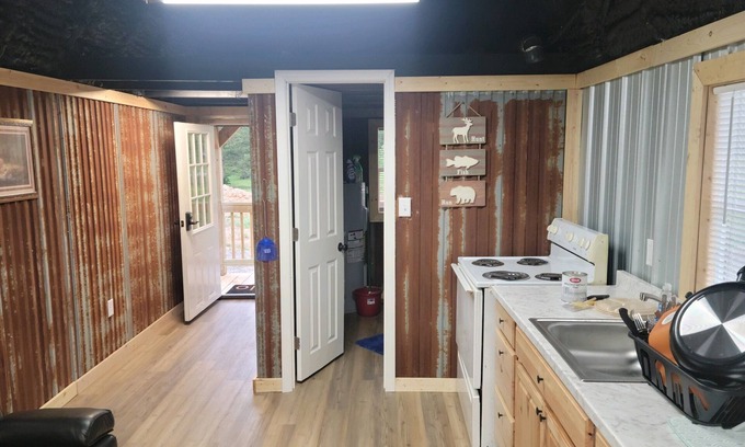 Jerusalem Cabine | JB's Cabin