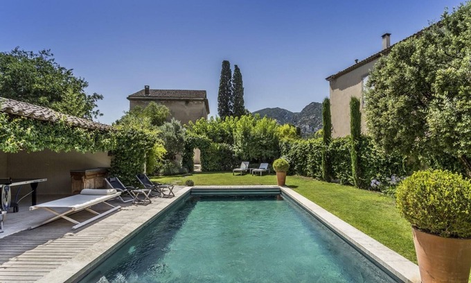 Maubec Villa | XXX