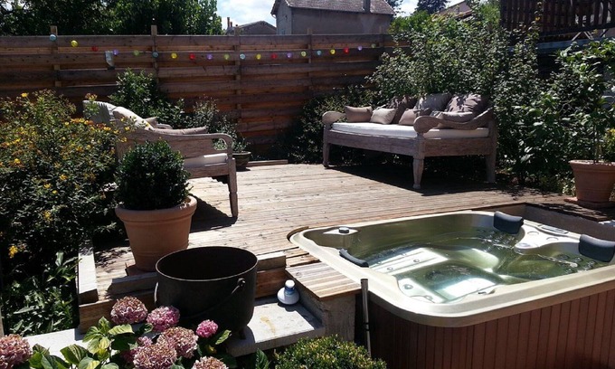 Saint-Haon-le-Chatel Maison | Chambre JEANNE du relais Saint Jacques