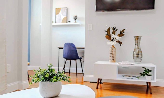 Federal Hill Appartement | Jennifer's Providence Modern Urban Getaway w/ Relaxing Deck