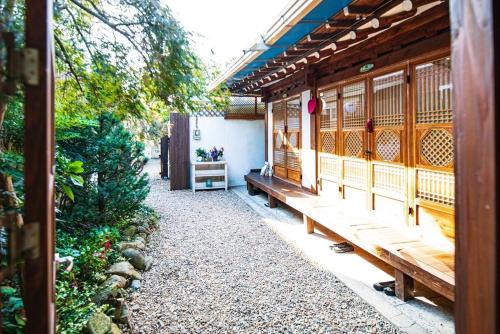 Jeonju Maison | Jeonju Onggi Jonggi Hanok Stay