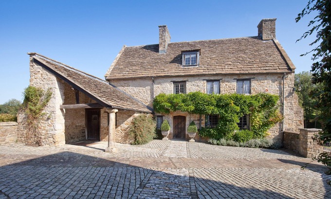 Sherborne Maison | Jerards Dairy - sleeps 8 guests in 4 bedrooms