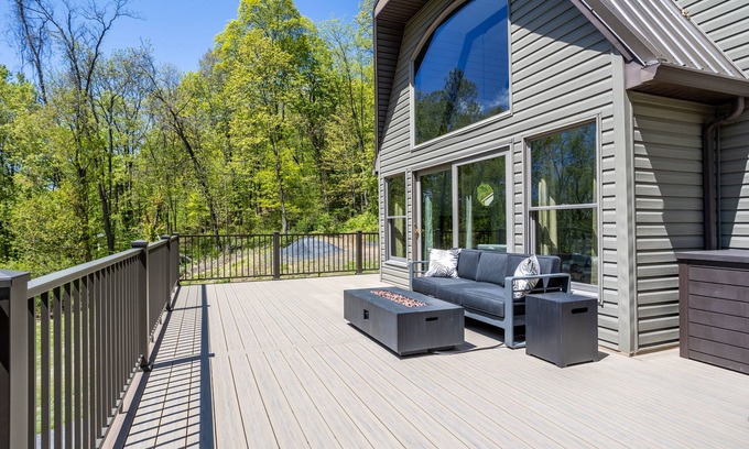 New Bloomfield Maison | Jericho Ridge Retreat.