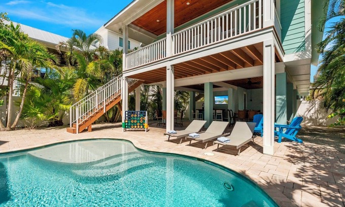 Anna Maria Maison | Jersey Gal by Duncan Real Estate