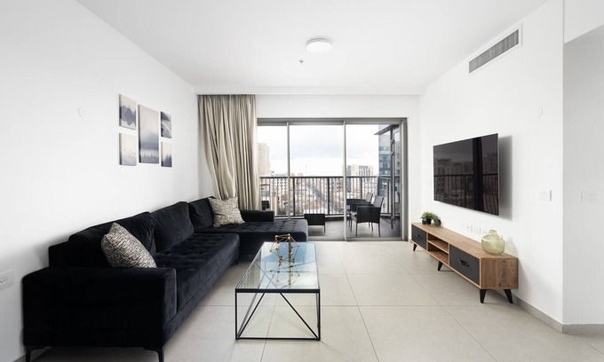 Nachlaot Appartement | Jerusalem 3 BDRM/ 2 BTHRM Savyon View