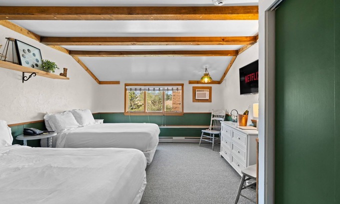 Tannersville Chalet De Ski | Jessie's Harvest House