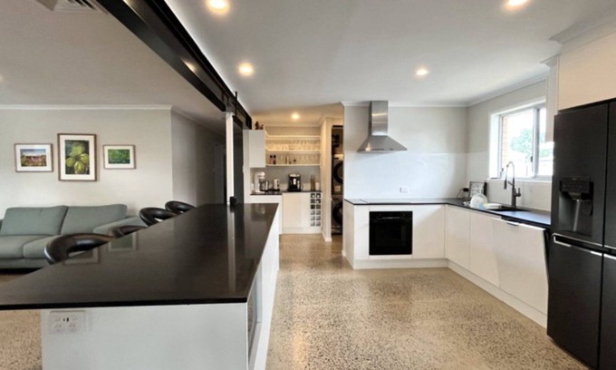 Currimundi Maison | JEWEL IN THE CROWN - Only minutes from Currimundi Lake