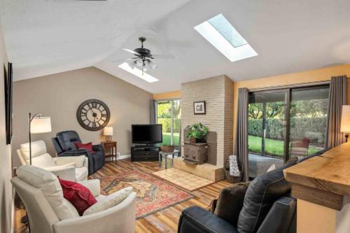 Hillsboro Maison | Jim and Shirley's Cukoo's Nest