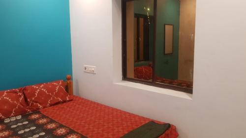 Thirunallar Maison | JMS Temple Guest House