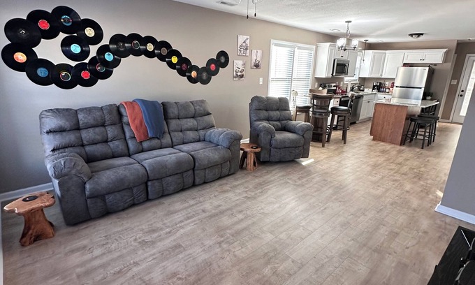 Clarksville Maison | Joe's Retreat: A charming 3-bedroom house in welcoming Clarksville