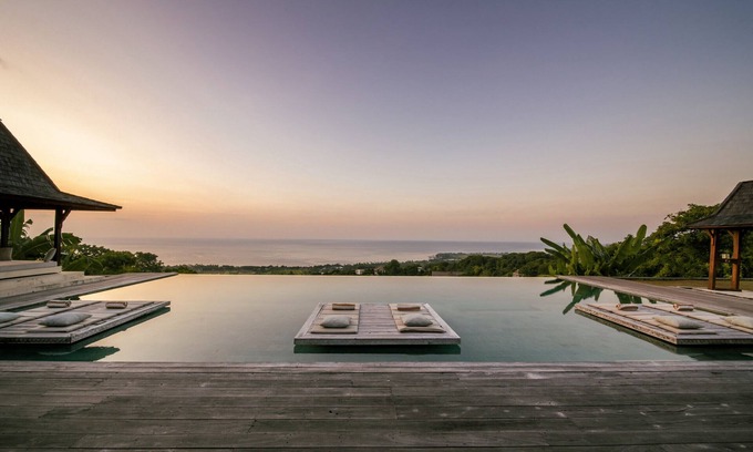 Banjar Villa | 180° Sea View Lovina 4BR Villa