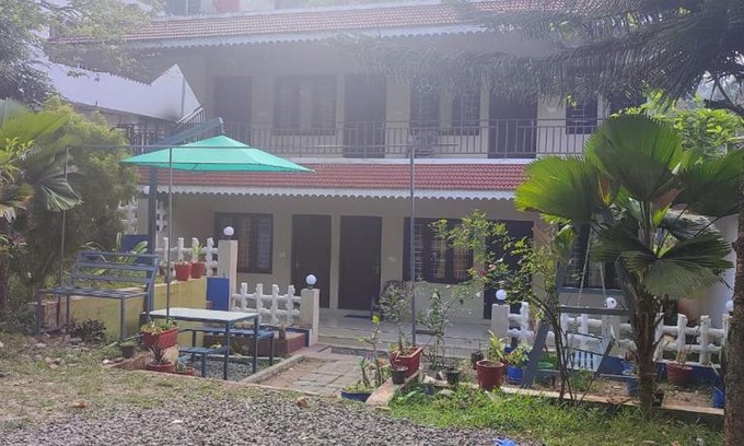 Aadit Maison | John cottage