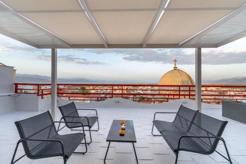 Aigio Appartement | John's city center roof studio flat -panorama view