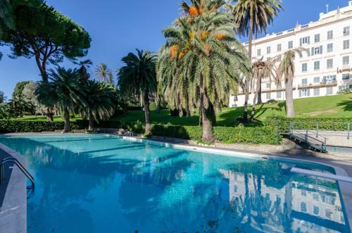 Nervi Appartement | JOIVY Apt for 4 with Exclusive Pool and Garden in Nervi
