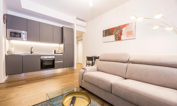 San Vincenzo Appartement | JOIVY Chic apartments in Piazza Dante, Genoa