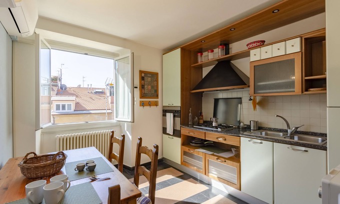 Sestri Levante Appartement | JOIVY Cosy Apt For 6 In An Ancient Pirate Watchtower